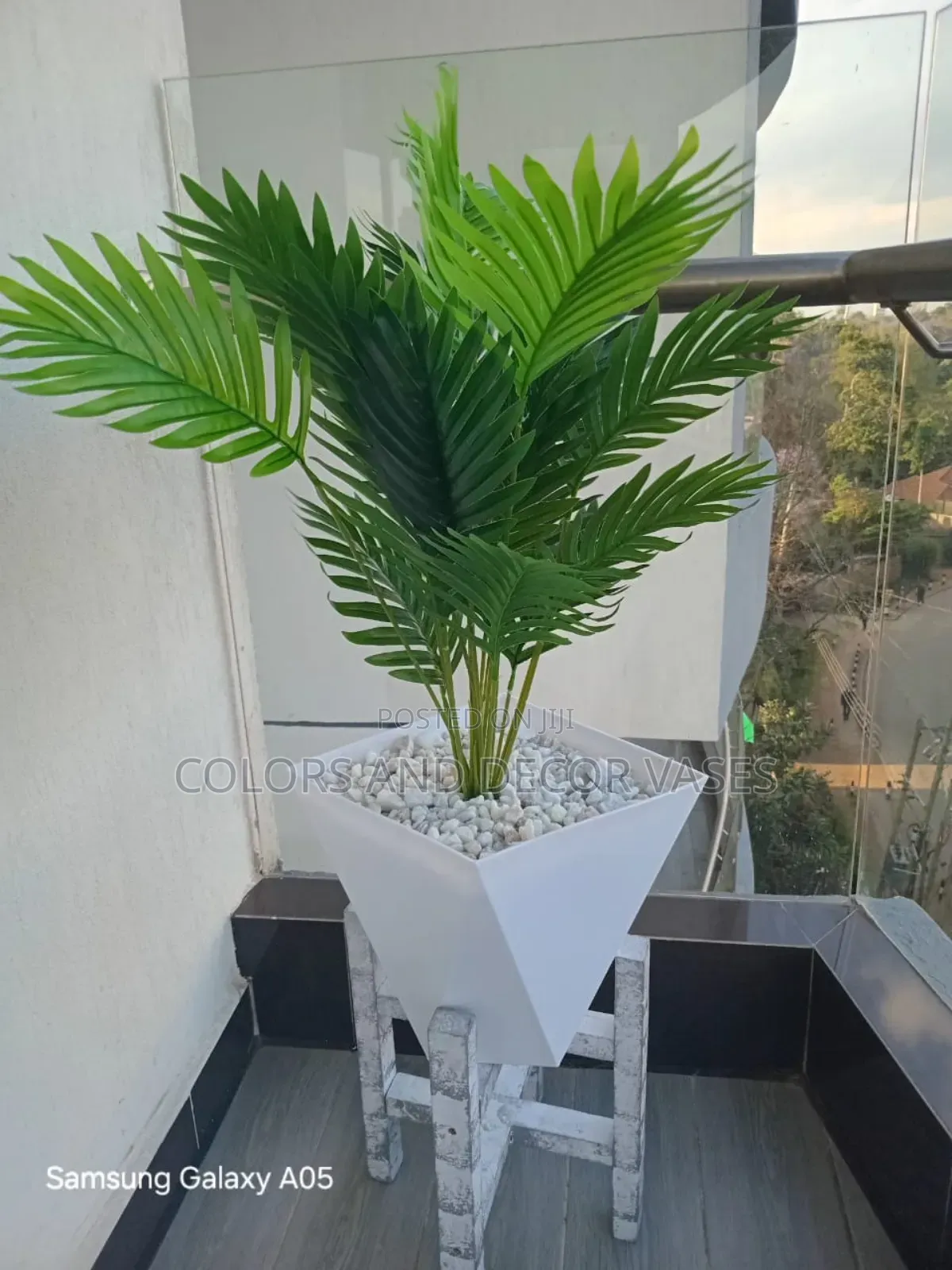 Vase With Decorative White Stones, Stand and Palm Tree