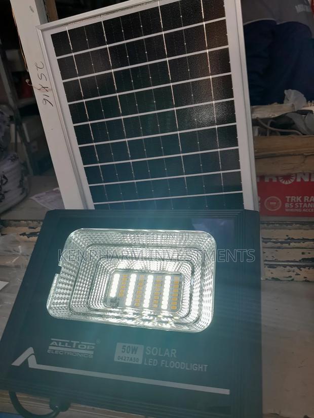 200 Watts Solar Floodlight - thumbnail 2