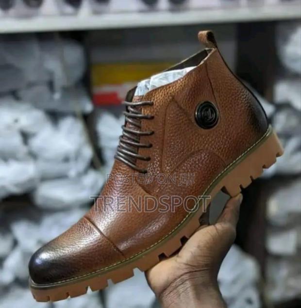 Louis Vuitton Size 39—45 at KSH 4400 - main view