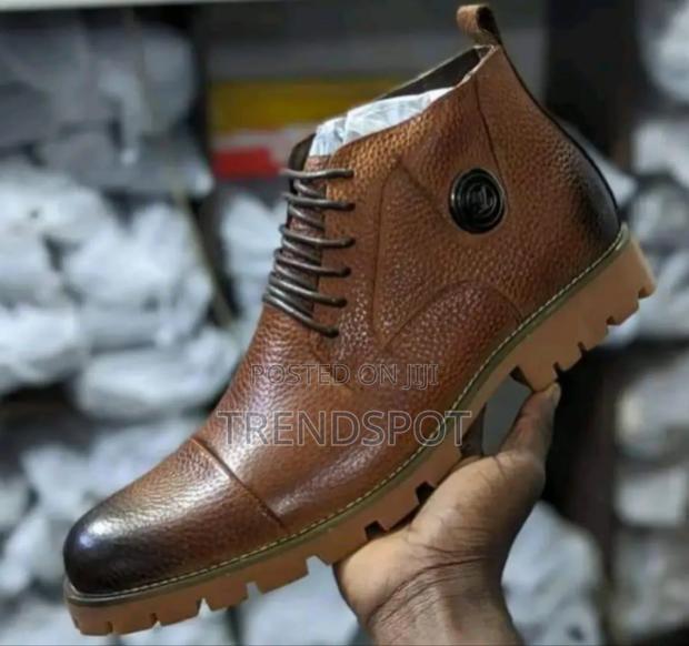 Louis Vuitton Size 39—45 at KSH 4400 - thumbnail 3