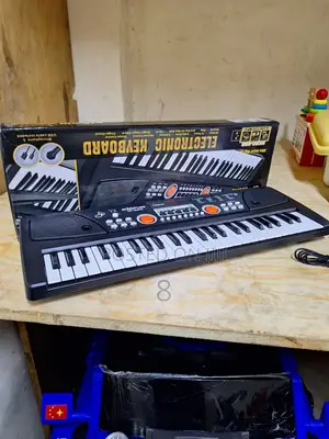 Professional 61-Key Keyboard – With Learning Mode Recordin