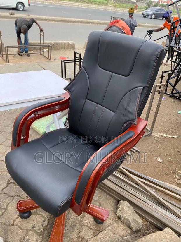 Eexecutive Office Chair - thumbnail 4