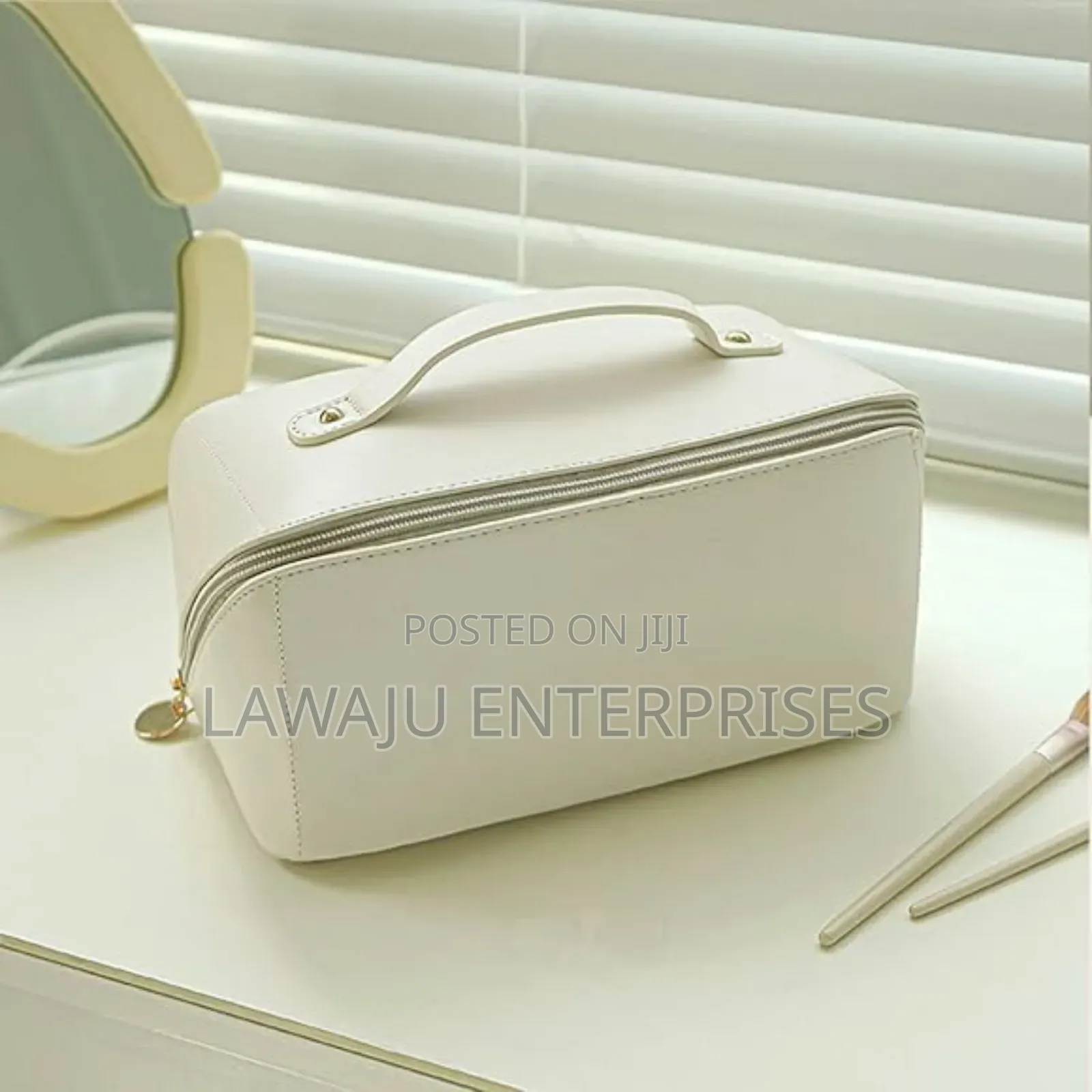 White PU Leather Travel Cosmetic Bag