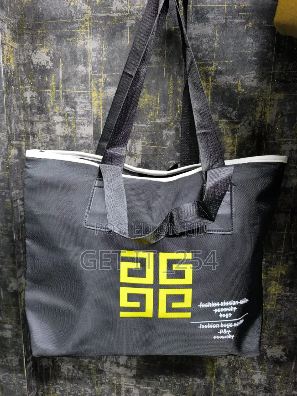 T60 High Quality Duffle Bag/Gym/Travel Bar