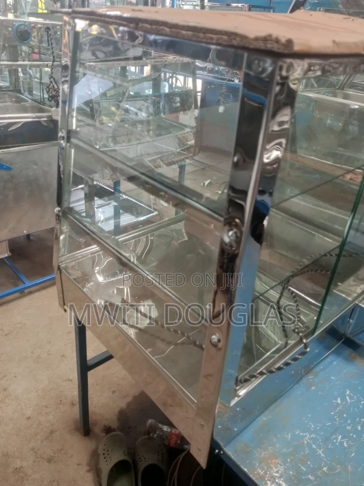 Shinny Chips Warmer Display