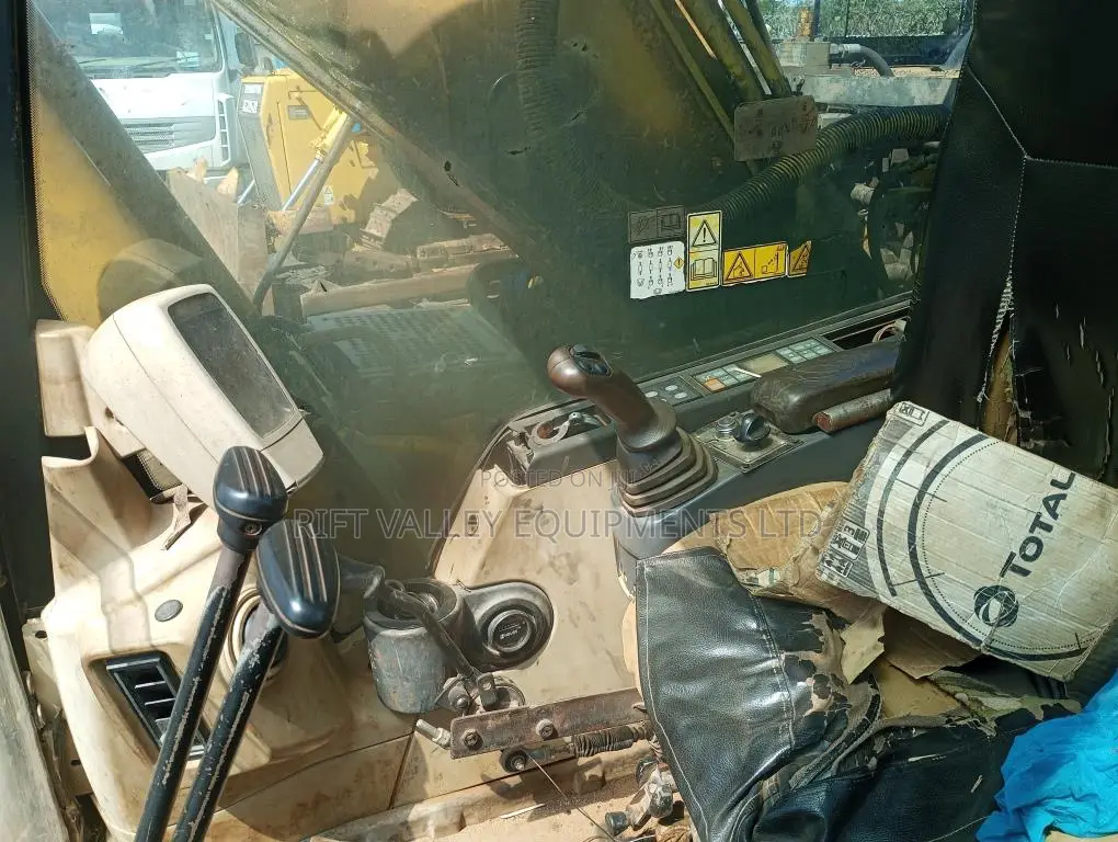 Used CAT 320 CL Excavator