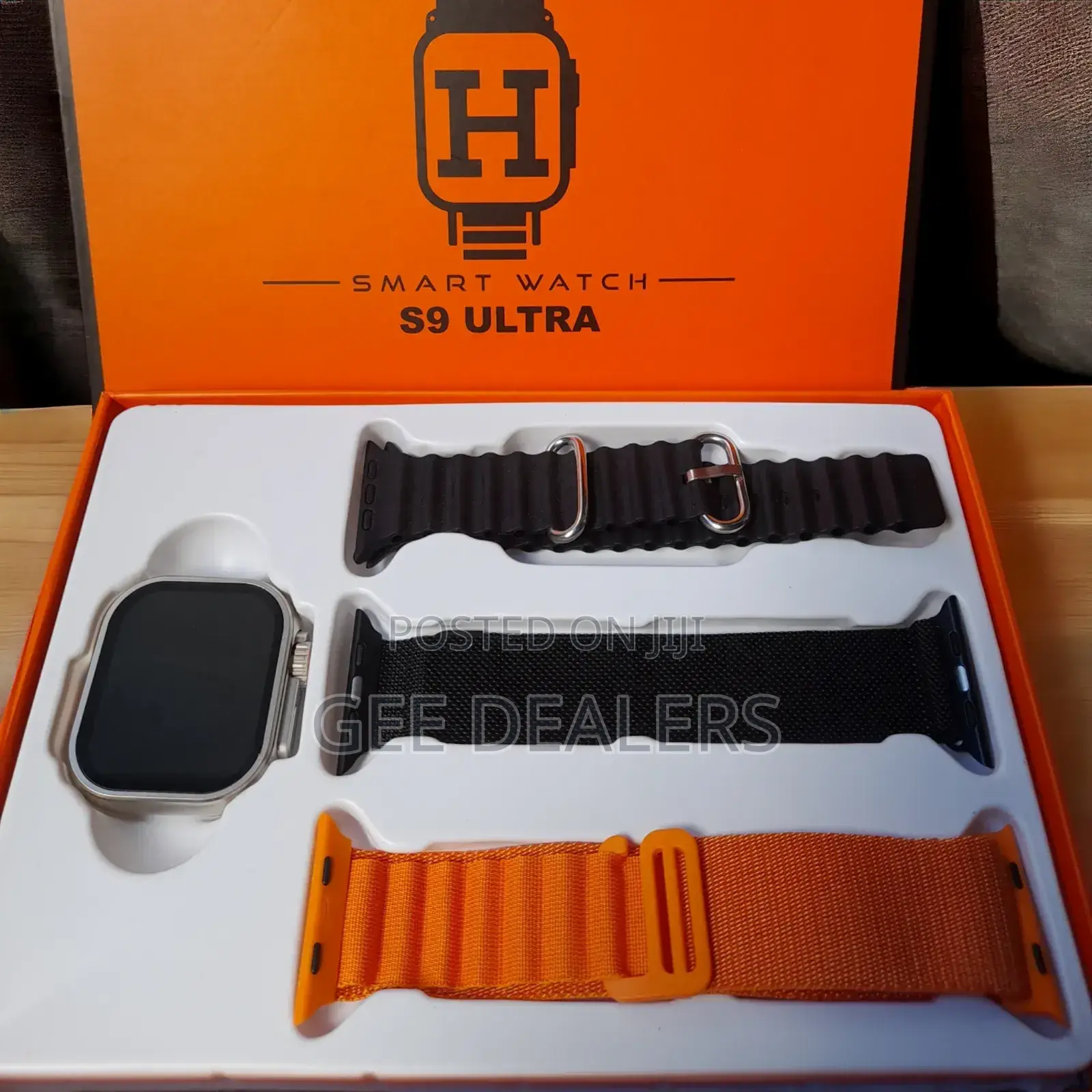 S9 Ultra Smart Watch > Smartwatch With Extra Straps