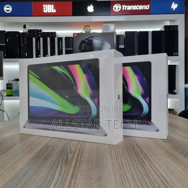 New Laptop Apple MacBook Pro 2022 M2 8GB Apple M2 SSD 256GB - main view