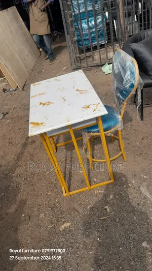 Manicure Table and 1 Love Seat