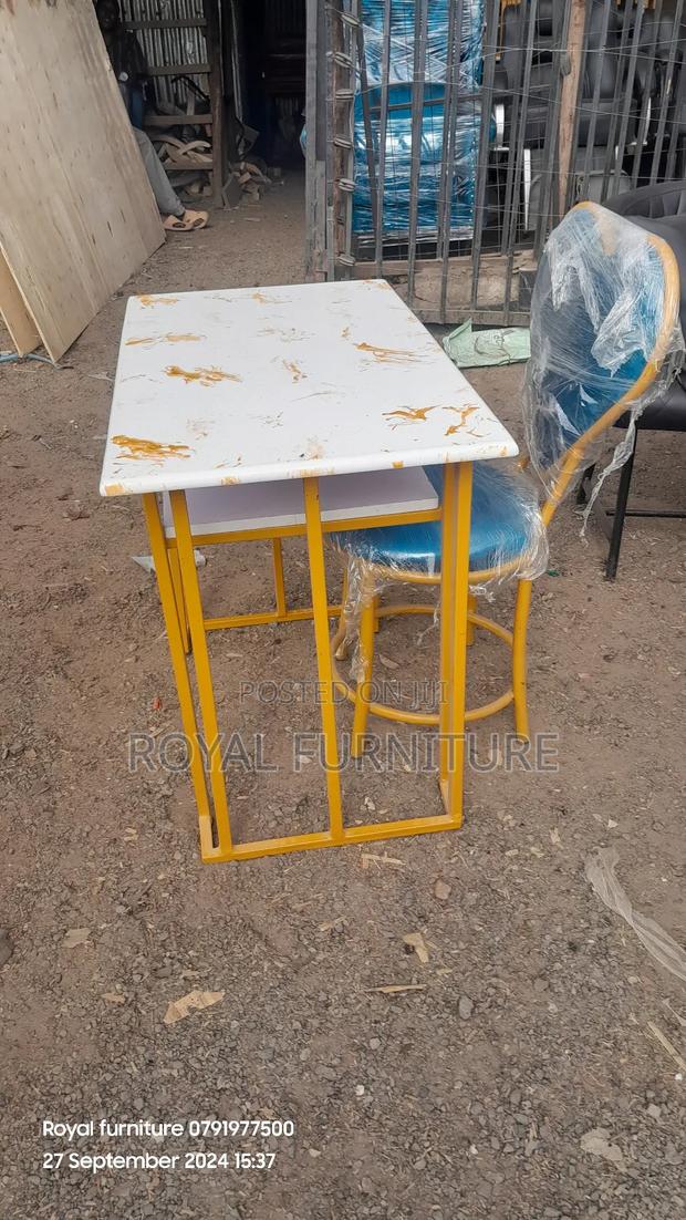 Manicure Table and 1 Love Seat - thumbnail 2