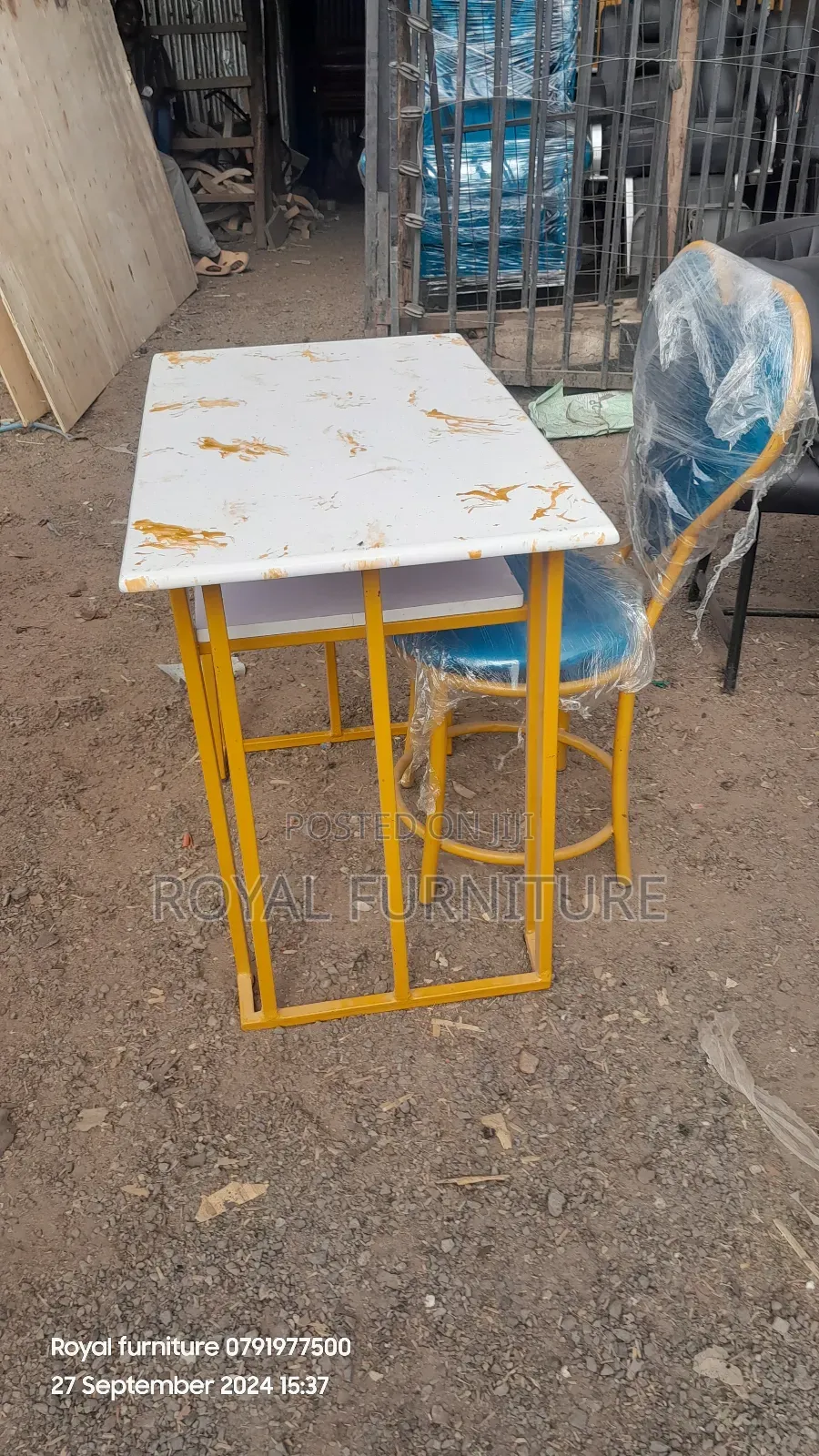 Manicure Table and 1 Love Seat