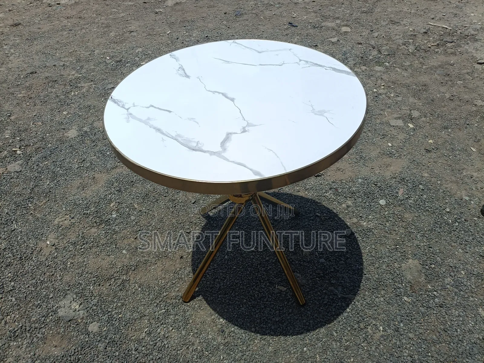 Eames Table Round Table