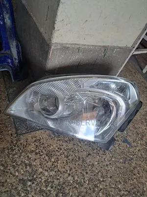 Headlight Nissan Dualis 2012 Xenon