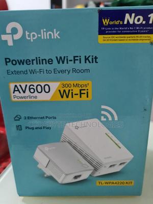 300mbps Tp-Link 4220KIT AV600 Wi-Fi Powerline Extender - thumbnail 2