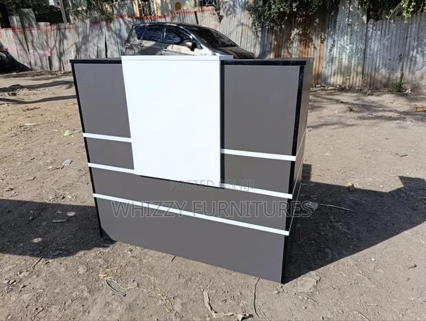 Receptionist Table /Desk - main view