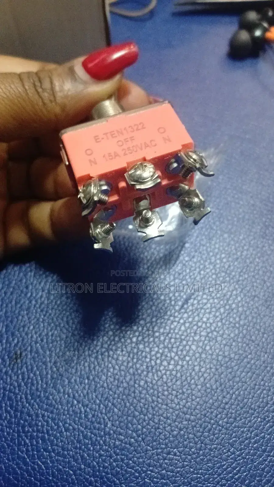 Toggle Switch 240vac