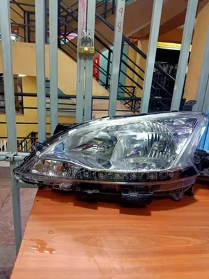 Headlight Nissan Sylphy 2012/2013 Xenon