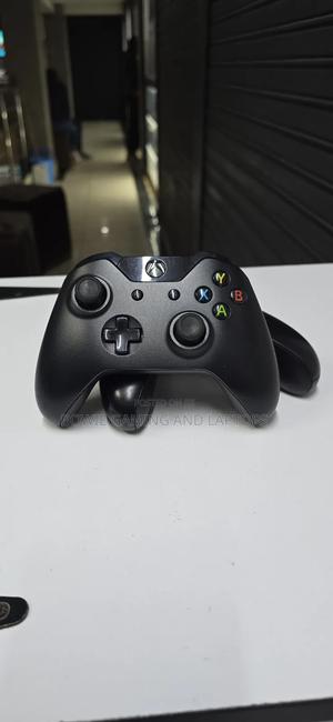 Xbox One Pad Controller - thumbnail 2