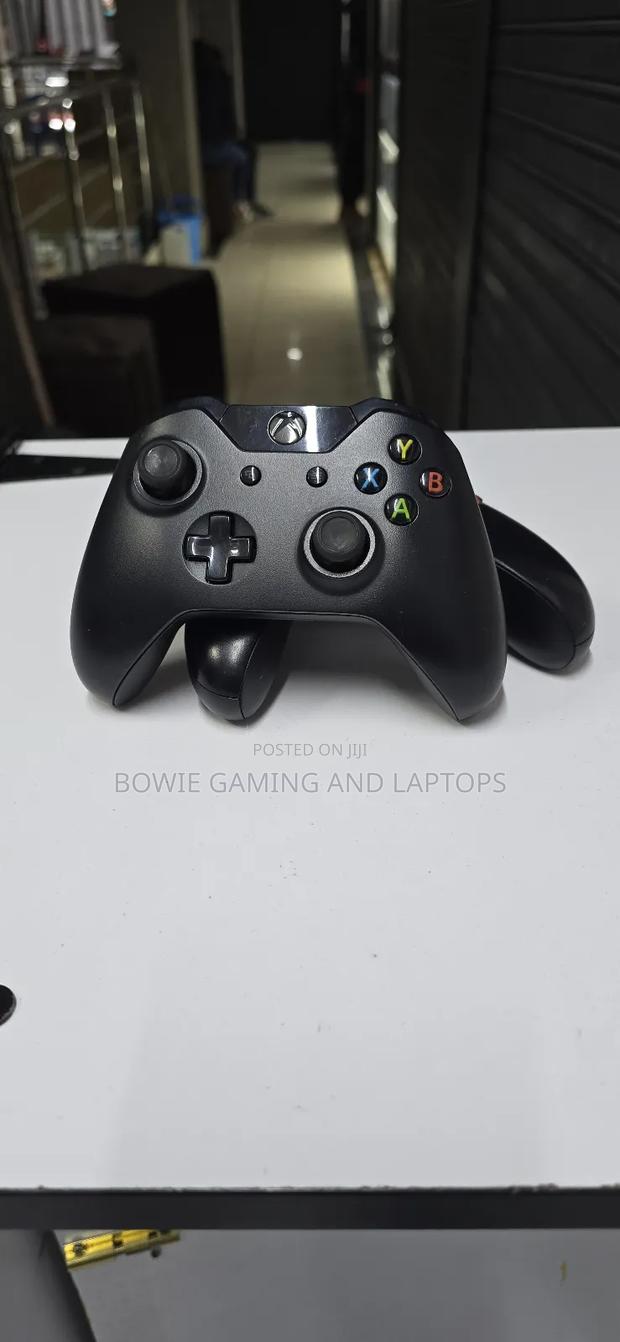 Xbox One Pad Controller - thumbnail 3