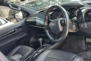 Toyota Hilux 2019 Silver