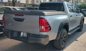 Toyota Hilux 2019 Silver