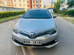 Toyota Auris 2015 Gray