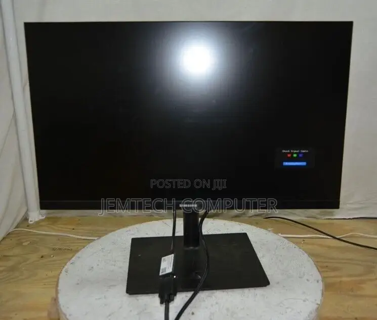 ~Samsung M8 M80C Smart Monitor With USB-C^^M8 M80C