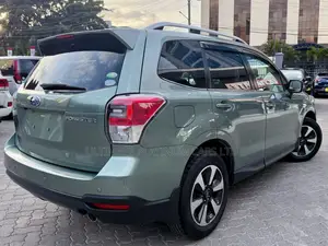 Subaru Forester 2.0XT Premium AWD 2017 Green