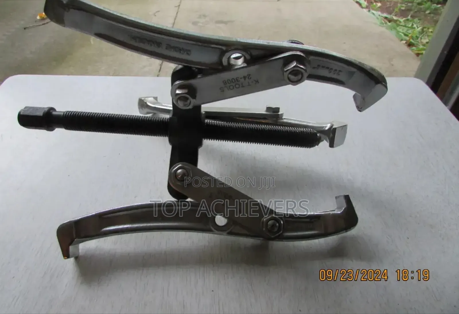 3 Jaw Gear Puller 8"