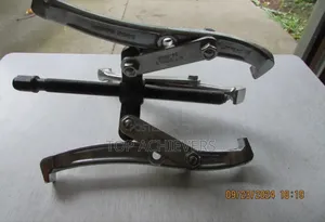 3 Jaw Gear Puller 8"