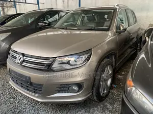 Volkswagen Tiguan R-Line AWD 4MOTION 2016 Gold