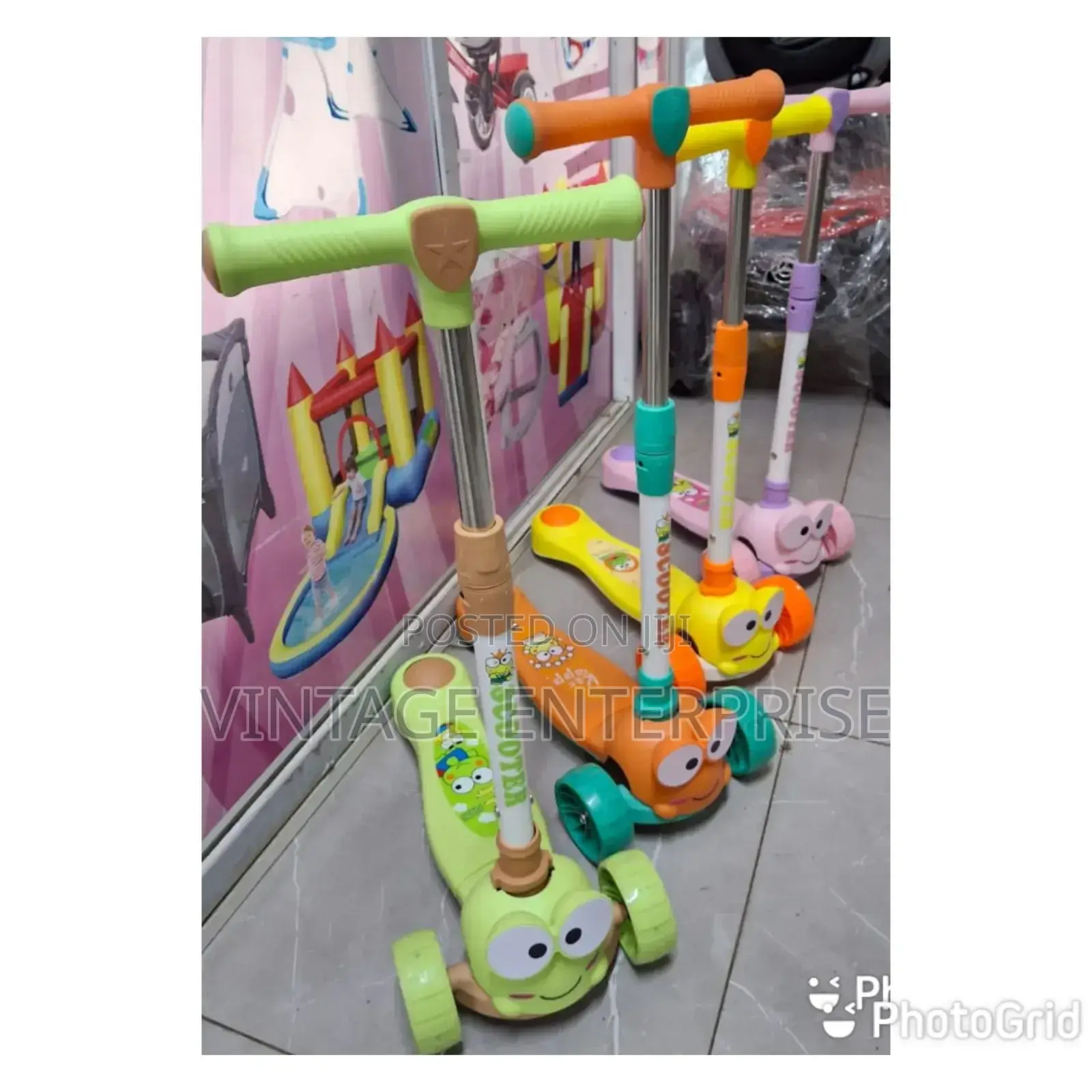Scooter With Foldable Handle