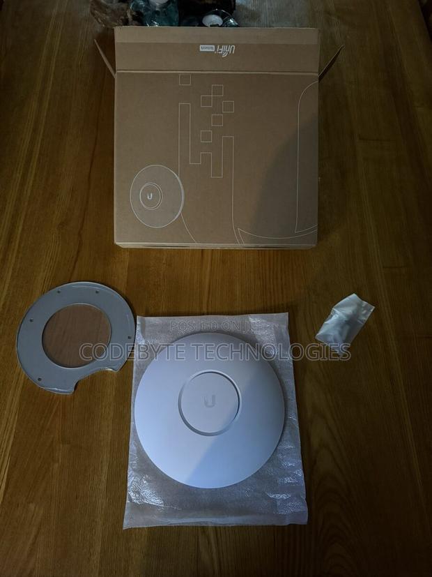 UAP-AC-LR^Ubiquiti Long Range Access Point UAP-AC-LR - main view
