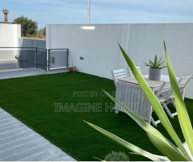 Adorable Spice With Turf Grass Carpet - main view