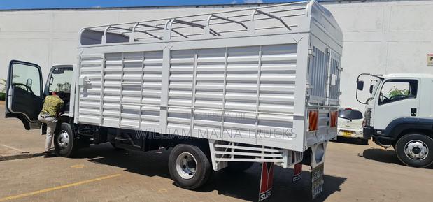 Isuzu NQR 2024 White - thumbnail 4