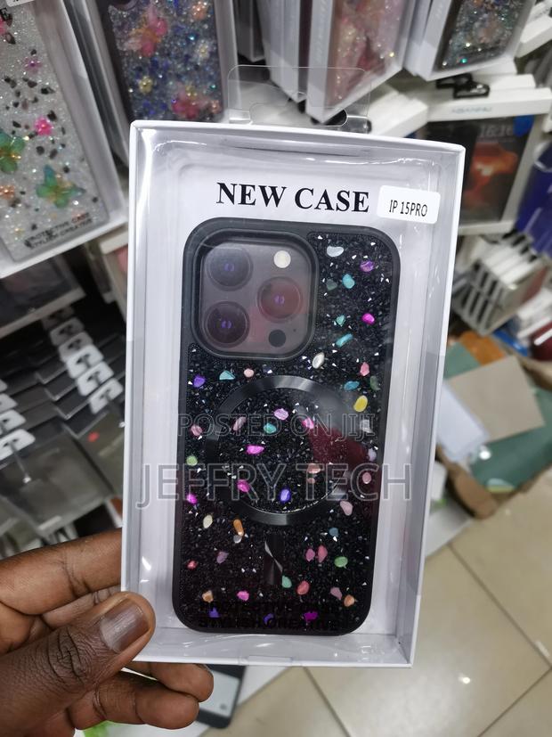 iPhone 15 Pro 6.1" Magnetic Glitter Case Luxury Plating Blin
