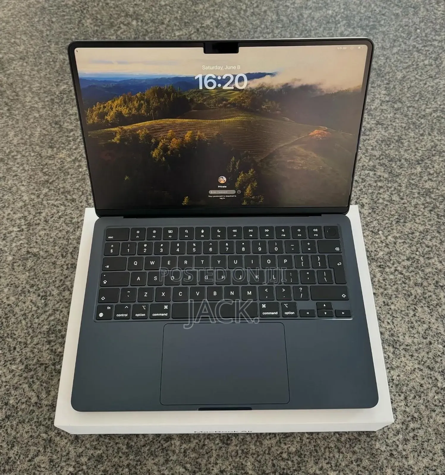 Laptop Apple MacBook Air 2024 M3 13-Inch 8GB Apple M3 SSD 256GB