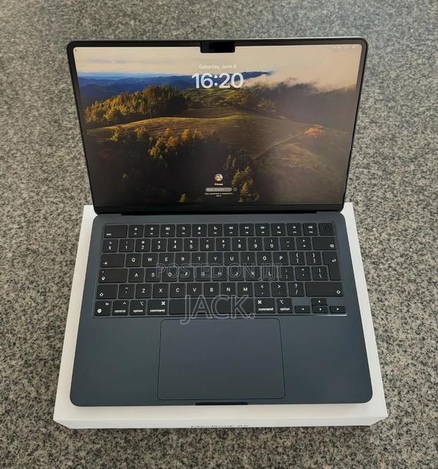 Laptop Apple MacBook Air 2024 M3 13-Inch 8GB Apple M3 SSD 256GB - main view