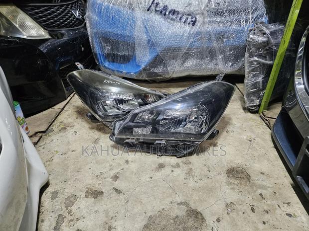 Vitz 2014/2015/2016/2017/2018 Non Xenon Headlight 52-269