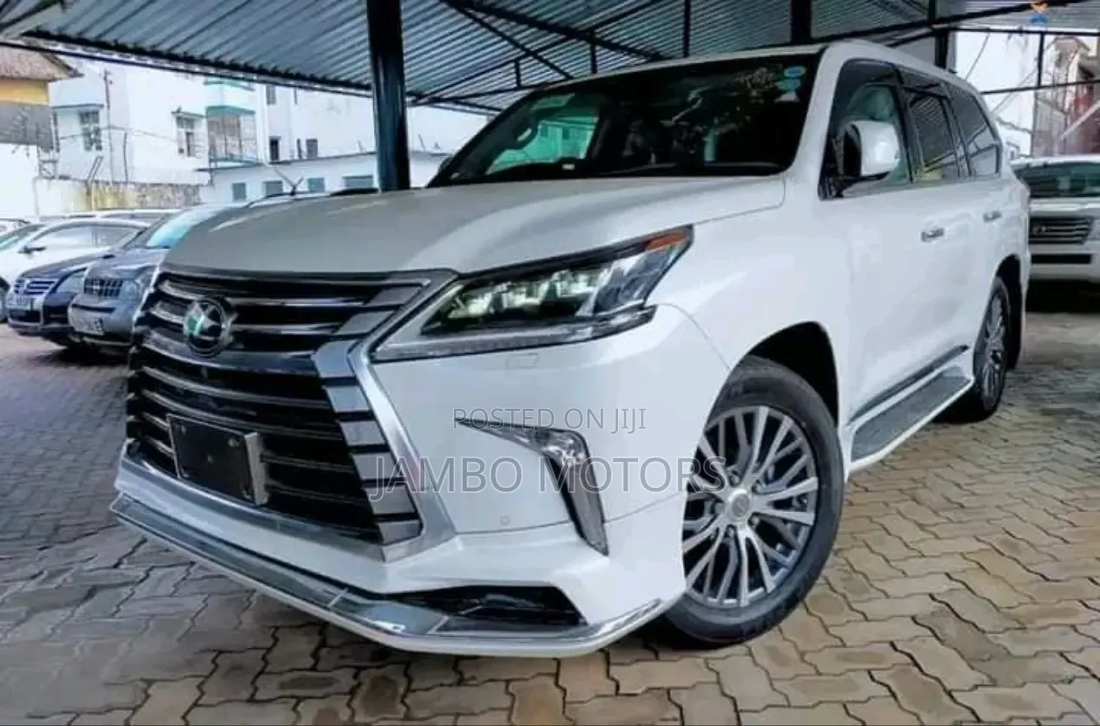 Lexus LX 570 (5 seats) AWD 2018 White