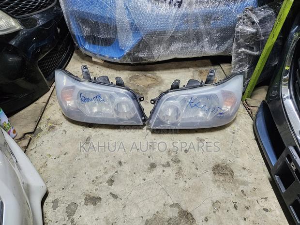Kluger 2005 Xenon Headlights Square - main view