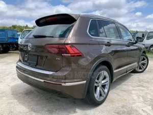 Volkswagen Tiguan 2.0T S FWD 2018 Brown