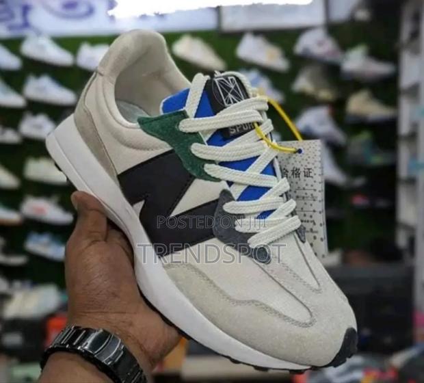 New Balance 327
Size 40 ________44.