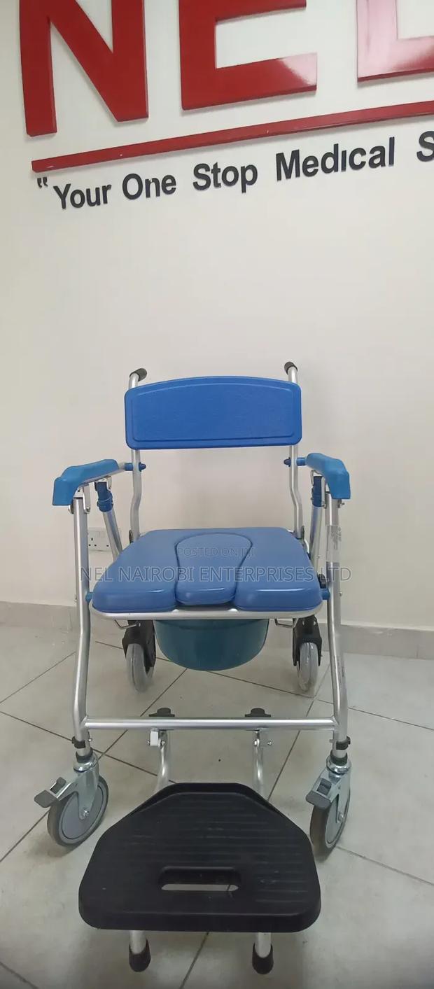 Commode Chair - main view