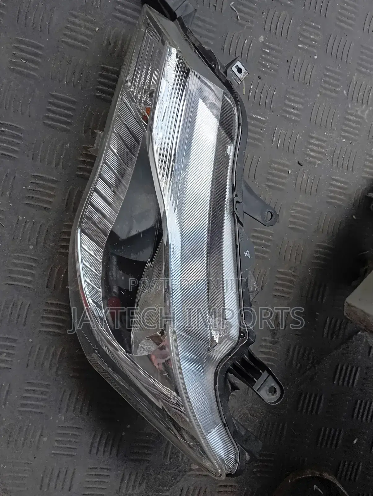 Fielder 161 Non Xenon Headlight