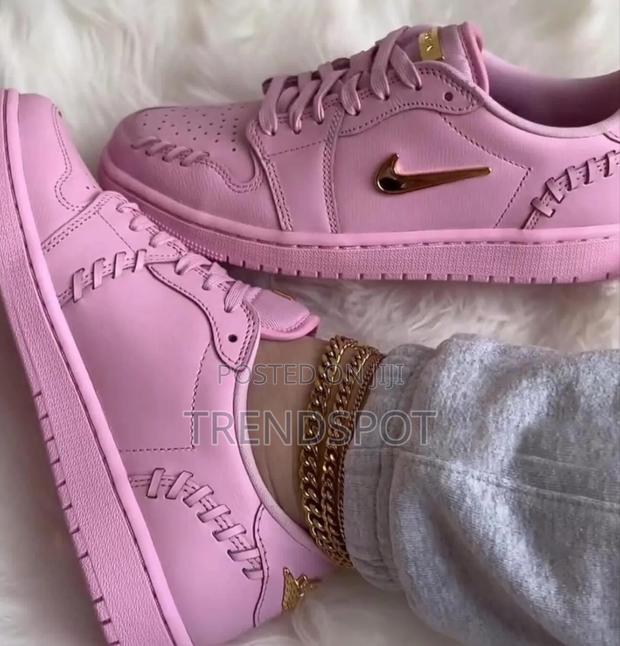 Air Jordan Low *Pink* Restocked. - main view