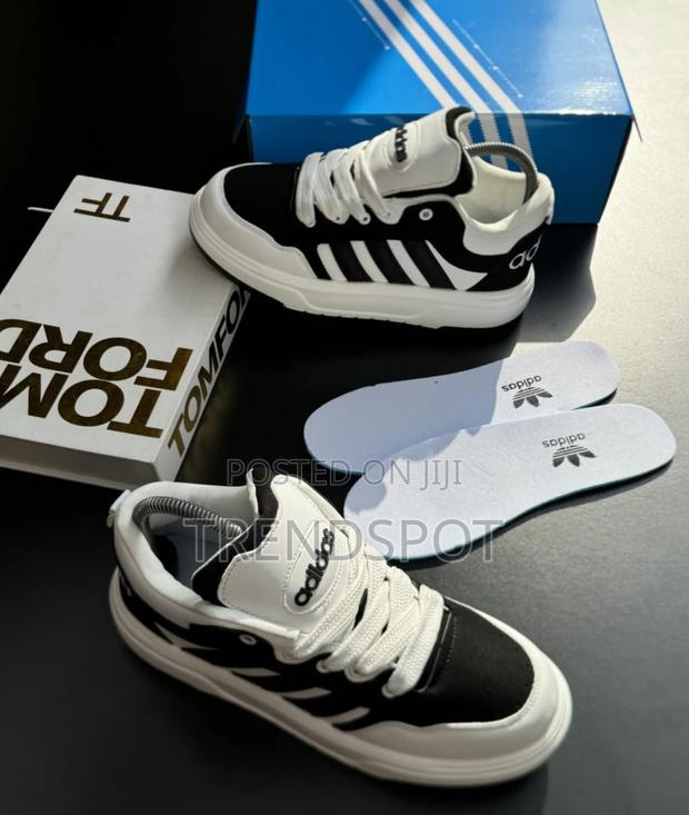 Addidas Sneakers 40___________44