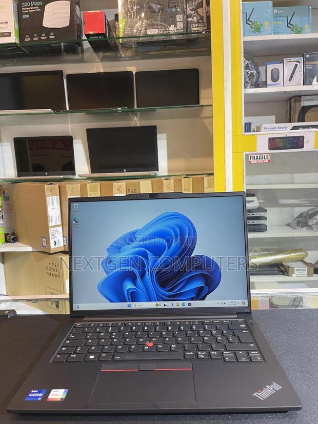 New Laptop Lenovo ThinkPad E14 G5 16GB Intel Core I7 SSD 512GB - main view