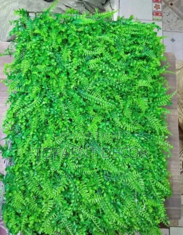 Green 40 by 60 Boxwood Hedge Panels - main view