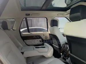 Land Rover Range Rover Vogue 2019 Gold